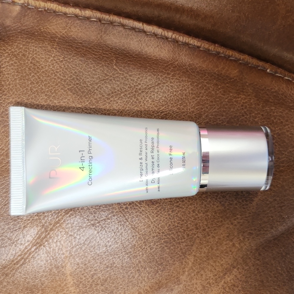 NWT - Pur 4 in 1 correcting primer